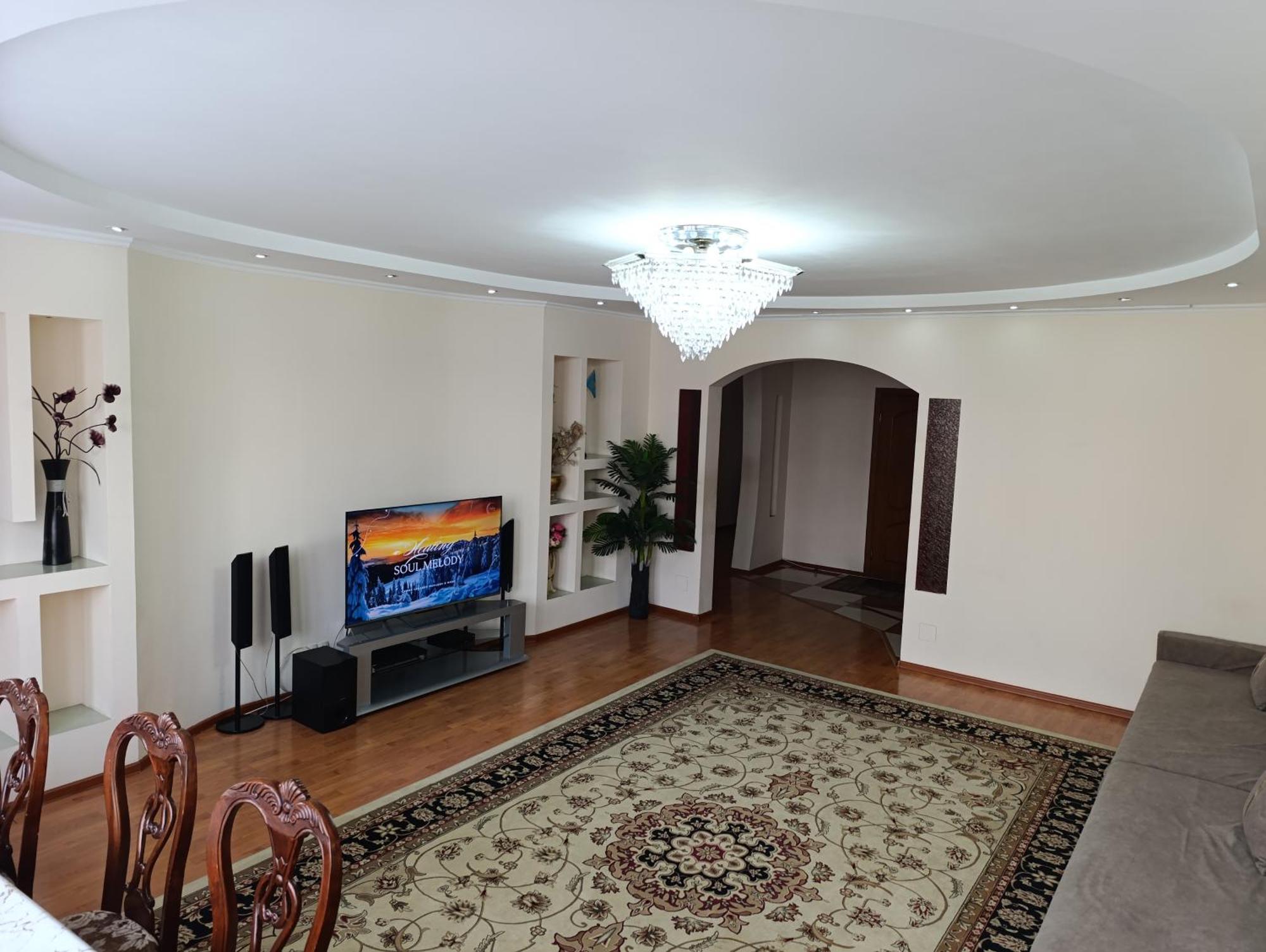 Улица Гоголя 2 Апартаменты 180 Метров Almatı Dış mekan fotoğraf